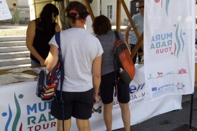 Predstavitev lokalnih turističnih ponudnikov na Pogačarjevem trgu